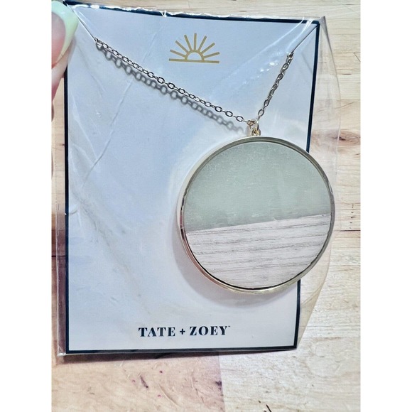 New! TATE & ZOEY Enamel Dipped Wood Circle 2.2” Diam Necklace Golden nice! - Picture 1 of 2